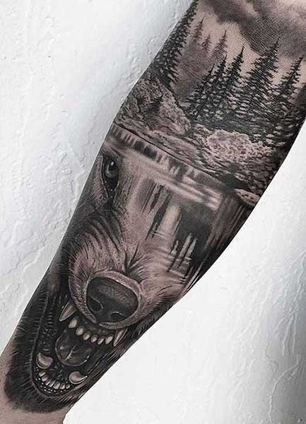 alt="wolf custom realitic black and grey tattoo miami fl"