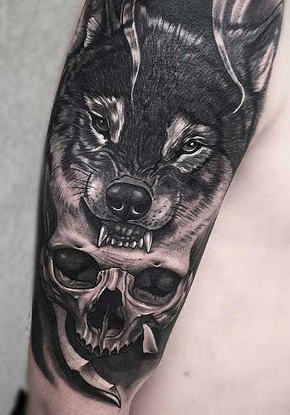 alt="wolf realistic tattoo artists near me"
